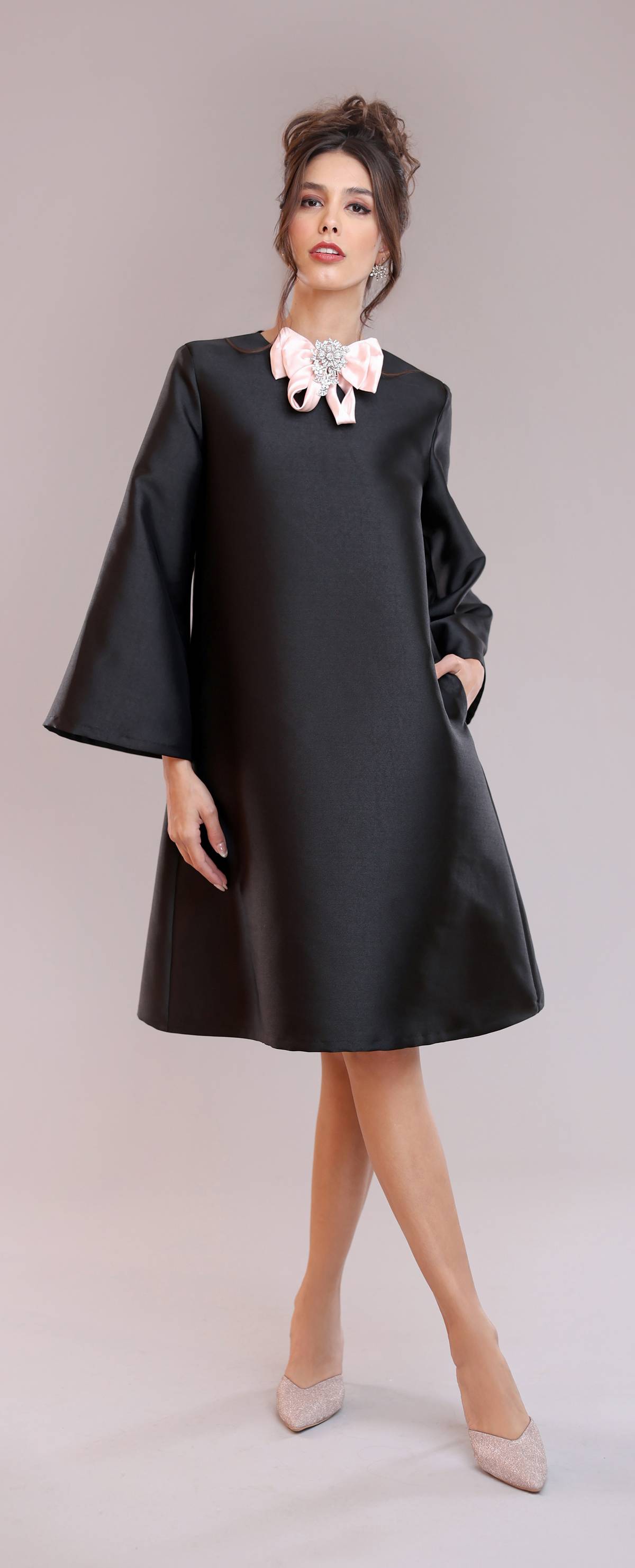 NOELLE A-line dress with ribbon.